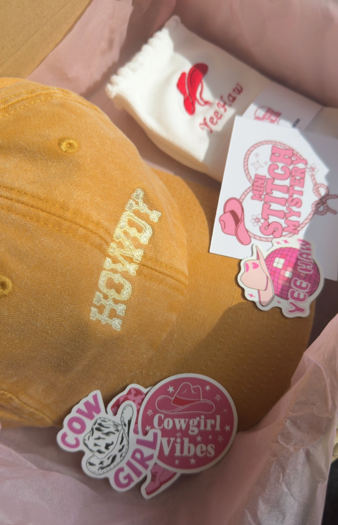 Howdy Embroidered Cap