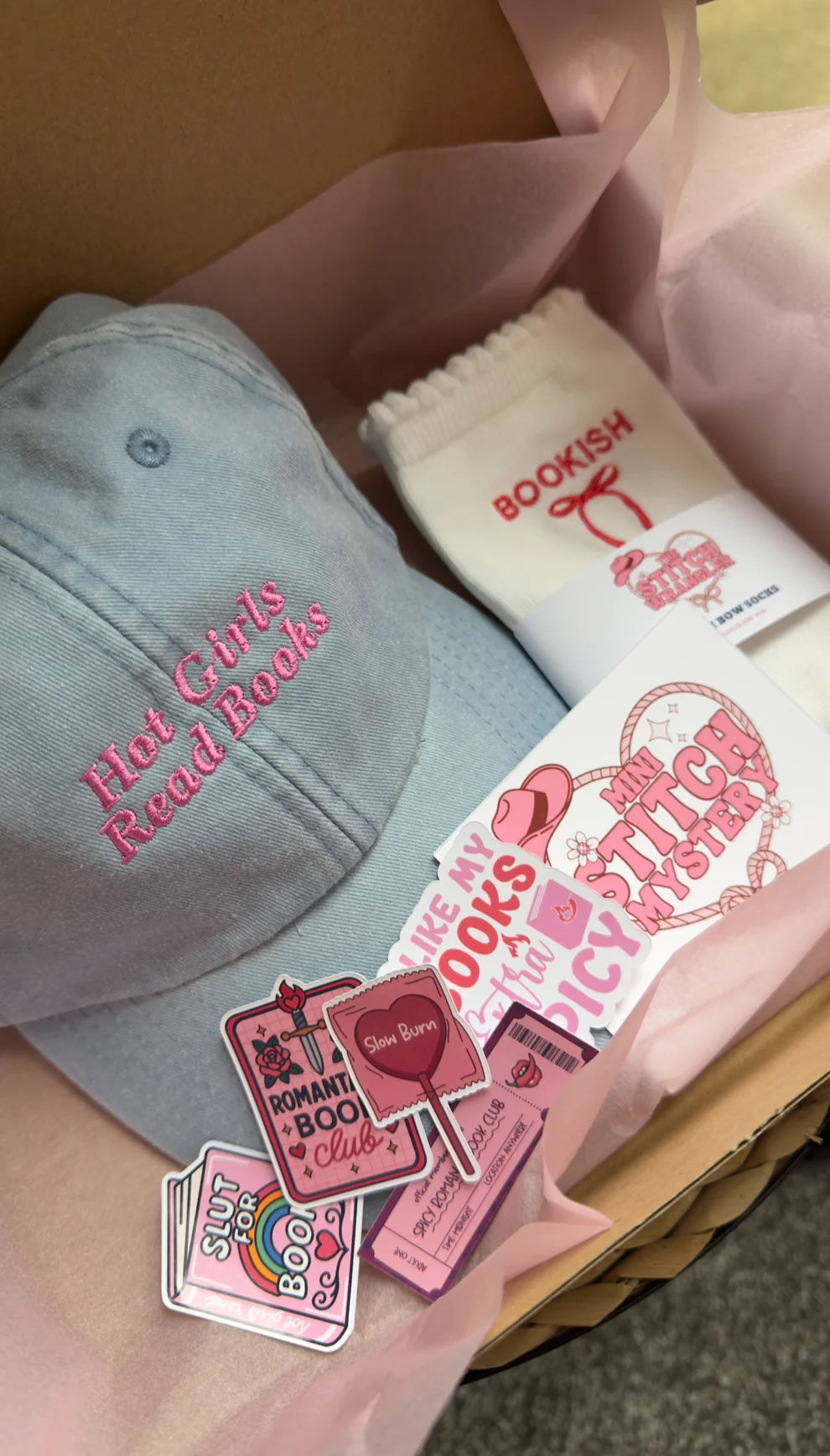 ✨📚 Bookish Mystery Box 📚✨